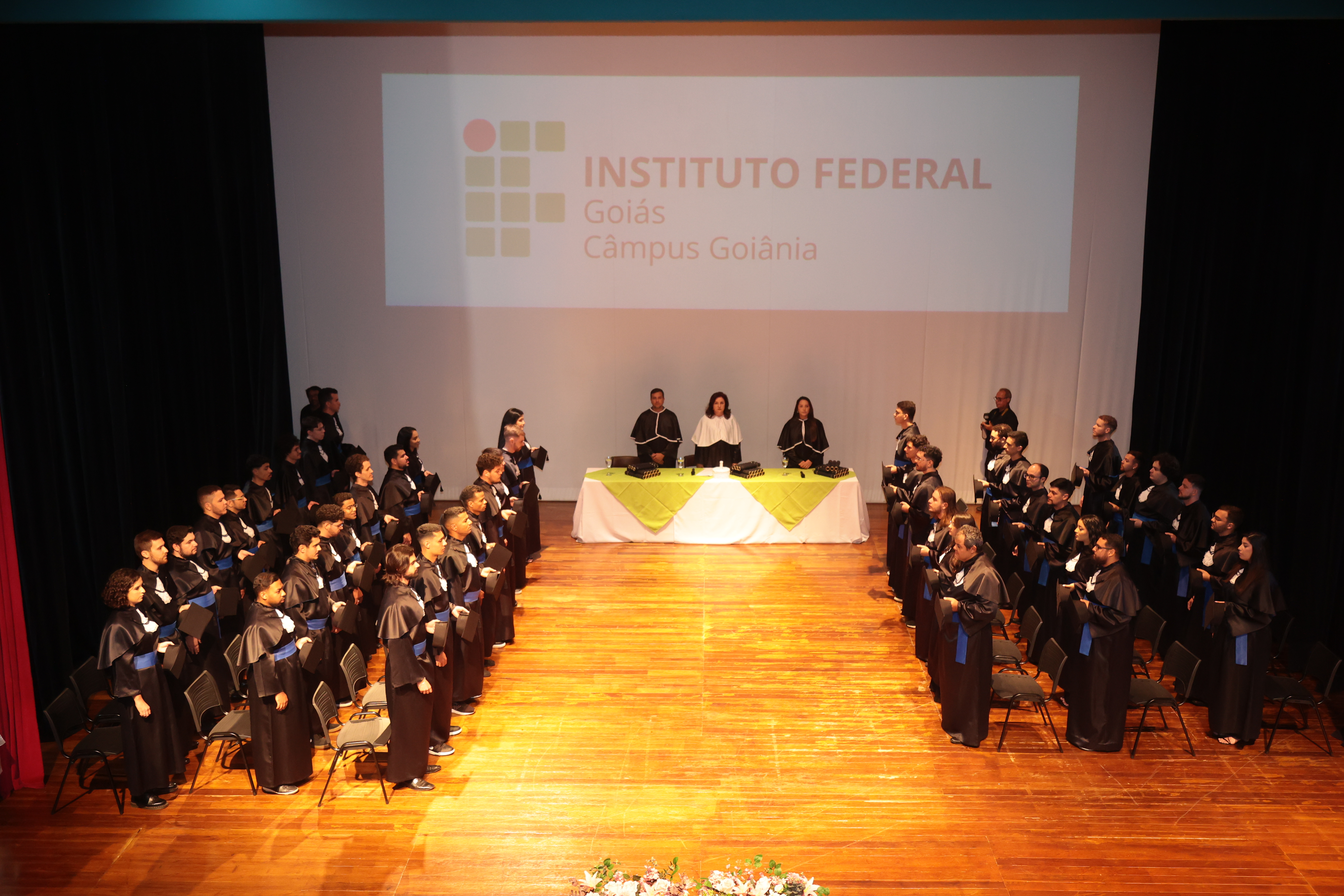 Colação de Grau realizada na noite do dia 4 de julho, no Teatro do IFG, no Câmpus Goiânia.